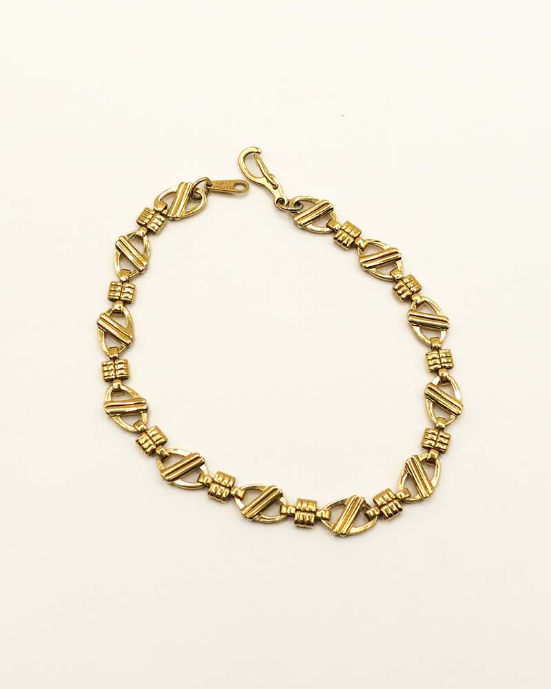 patterned-gold-bracelet
